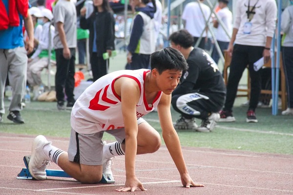 100 米跑.webp.jpg